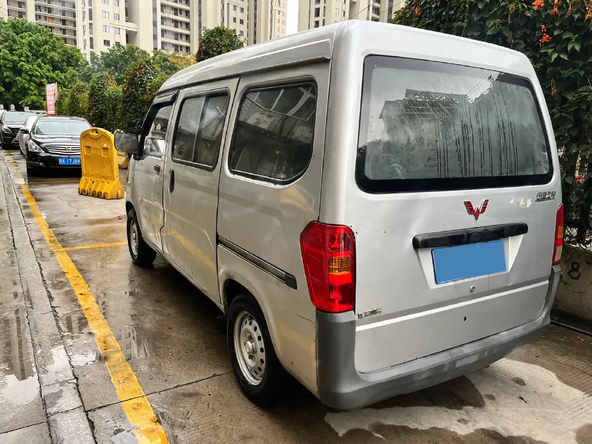 2015 WuLing ZhiGuang 1.2L 82HP L4 5MT,autocango,china used car exporter,china ev exporter,chinese used car exporter,chinese used ev exporter