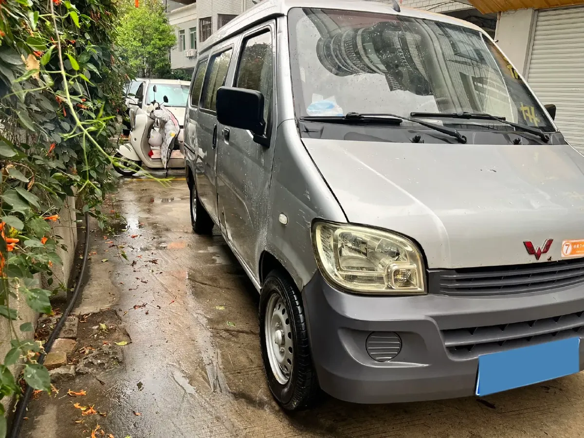 2015 WuLing ZhiGuang 1.2L 82HP L4 5MT,autocango,china used car exporter,china ev exporter,chinese used car exporter,chinese used ev exporter