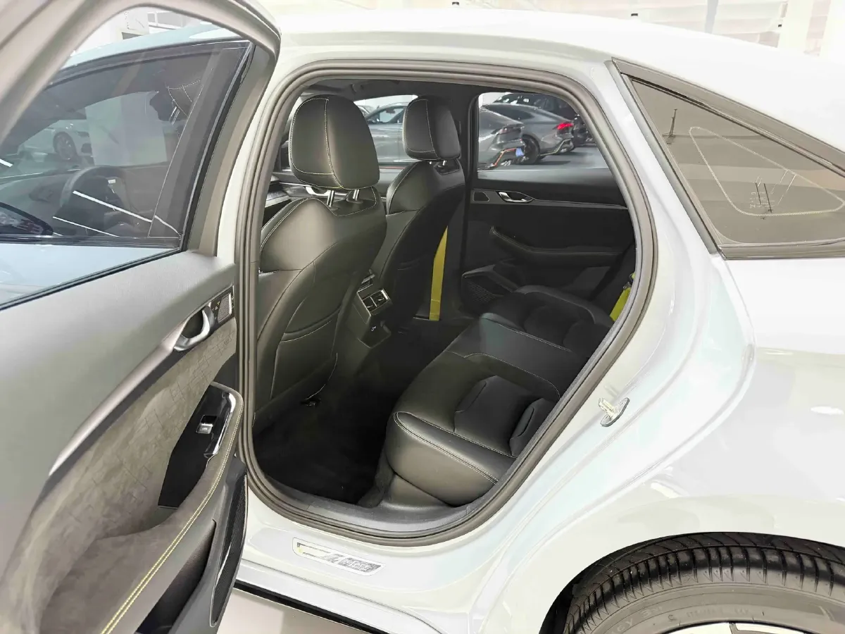 2021 Geely Preface 2.0T 190HP L4 7DCT,autocango,china used car exporter,china ev exporter,chinese used car exporter,chinese used ev exporter