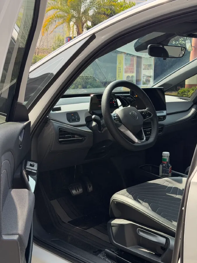 2024 Volkswagen ID.3 BEV 52.8KWH,autocango,china used car exporter,china ev exporter,chinese used car exporter,chinese used ev exporter