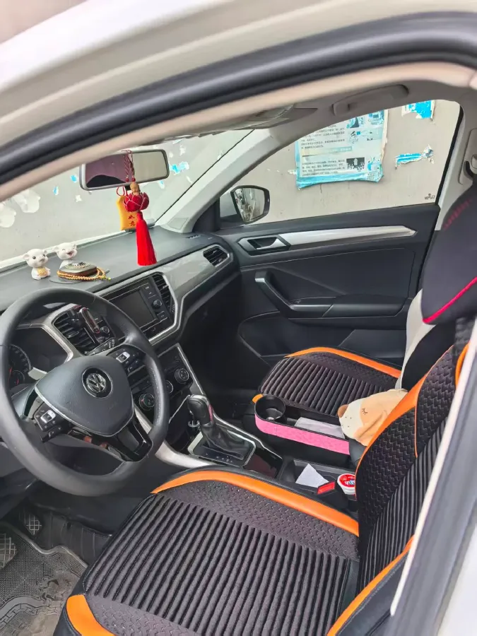 2020 Volkswagen T-Roc 1.4T 131HP L4 7DCT,autocango,china used car exporter,china ev exporter,chinese used car exporter,chinese used ev exporter