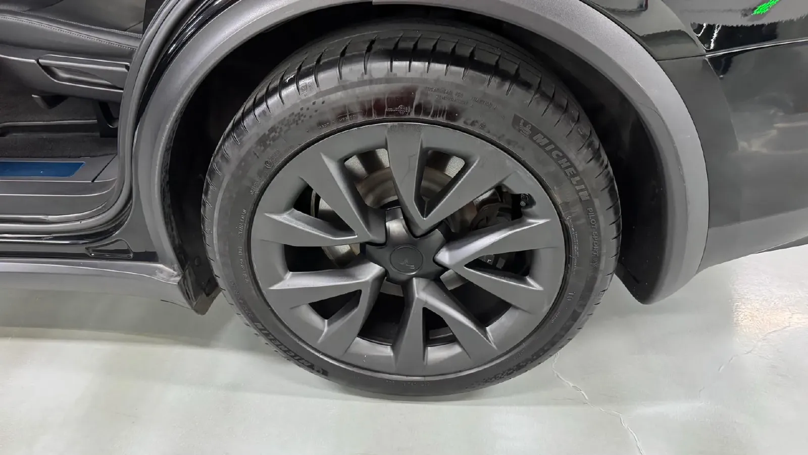 2023 Tesla Model X BEV 100KWH,autocango,china used car exporter,china ev exporter,chinese used car exporter,chinese used ev exporter