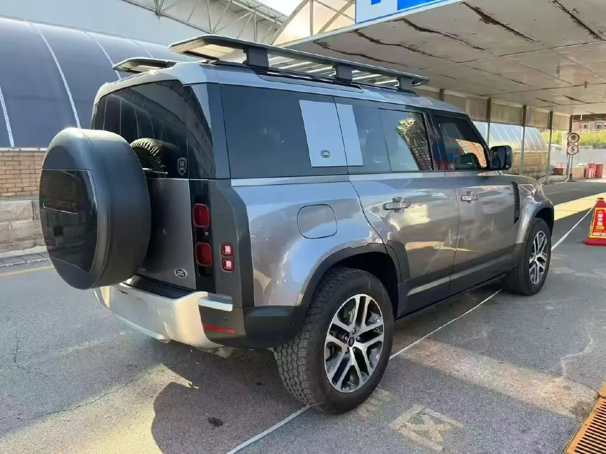 2020 Land Rover Defender 3.0T 400HP L6 8AT,autocango,china used car exporter,china ev exporter,chinese used car exporter,chinese used ev exporter