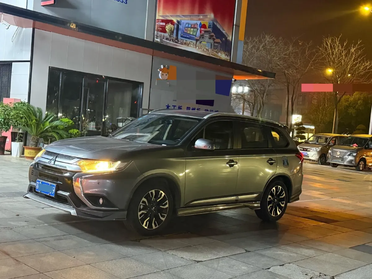 2019 Mitsubishi Outlander 2.0L 166HP L4 CVT,autocango,china used car exporter,china ev exporter,chinese used car exporter,chinese used ev exporter