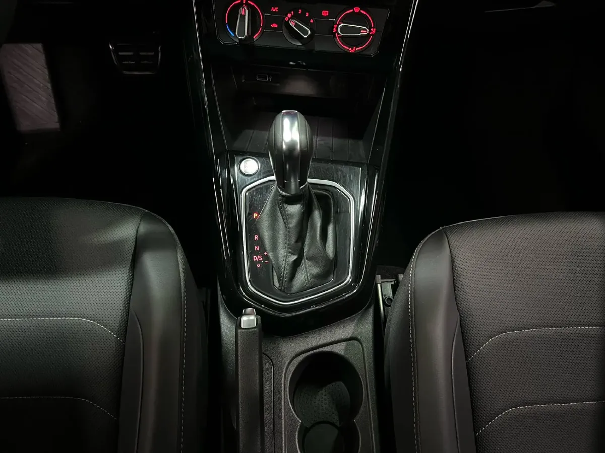 2021 Jetta VS5 1.4T 150HP L4 6AT,autocango,china used car exporter,china ev exporter,chinese used car exporter,chinese used ev exporter