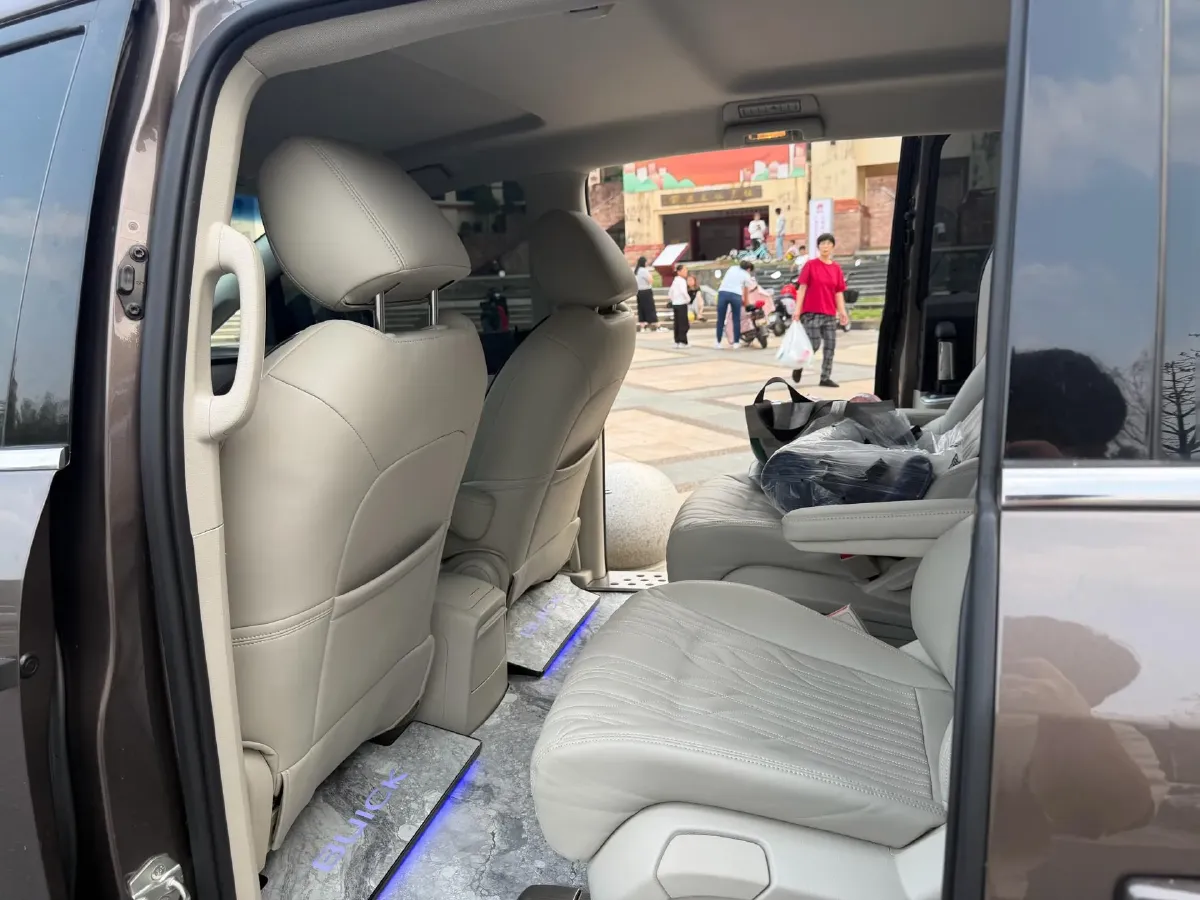 2023 Buick GL8 2.0T 237HP L4 9AT,autocango,china used car exporter,china ev exporter,chinese used car exporter,chinese used ev exporter