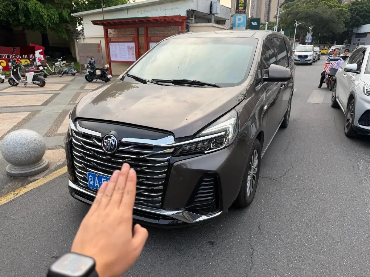 2023 Buick GL8 2.0T 237HP L4 9AT,autocango,china used car exporter,china ev exporter,chinese used car exporter,chinese used ev exporter