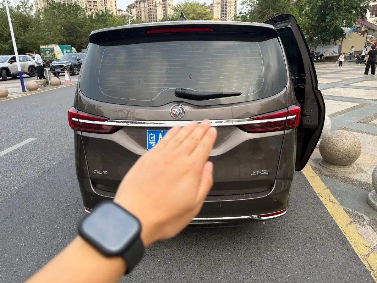2023 Buick GL8 2.0T 237HP L4 9AT,autocango,china used car exporter,china ev exporter,chinese used car exporter,chinese used ev exporter