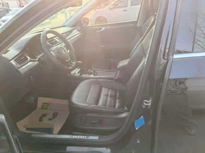 2017 Volkswagen Passat 2.0T 220HP L4 7DCT,autocango,china used car exporter,china ev exporter,chinese used car exporter,chinese used ev exporter