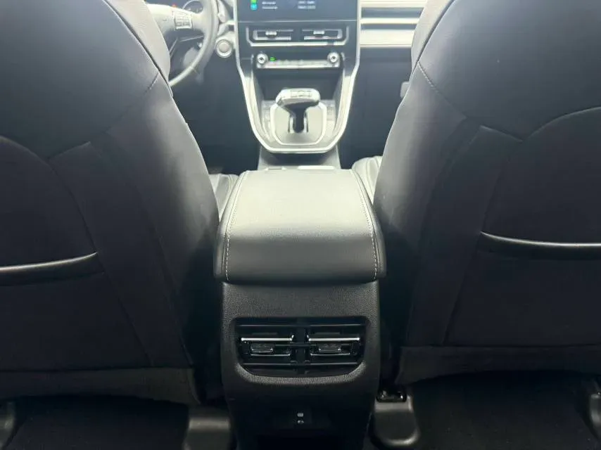 2023 Haval M6 1.5T 150HP L4 7DCT,autocango,china used car exporter,china ev exporter,chinese used car exporter,chinese used ev exporter