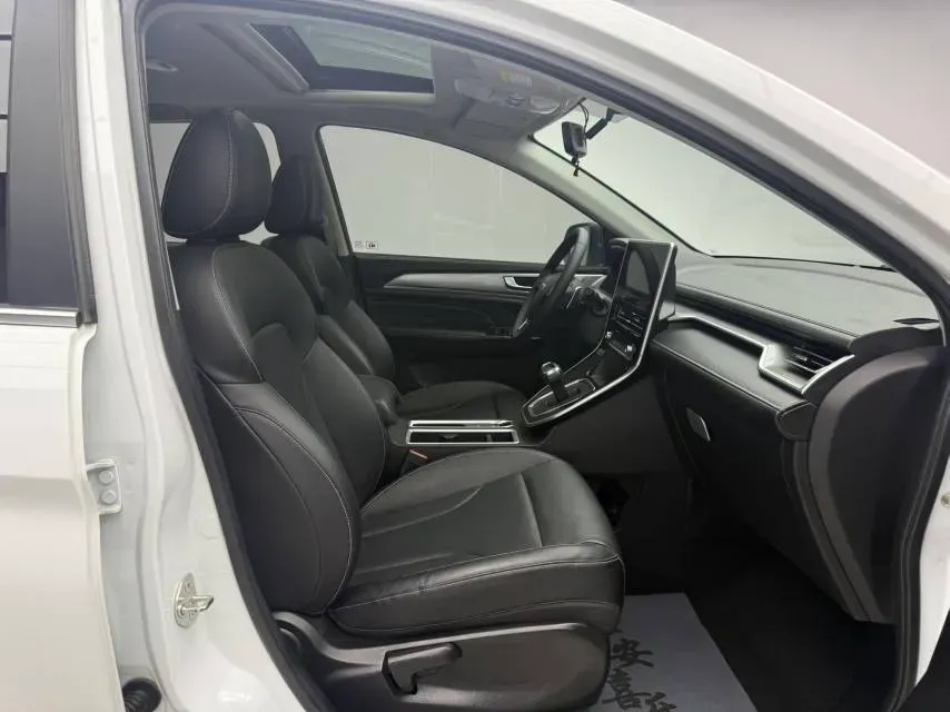 2023 Haval M6 1.5T 150HP L4 7DCT,autocango,china used car exporter,china ev exporter,chinese used car exporter,chinese used ev exporter