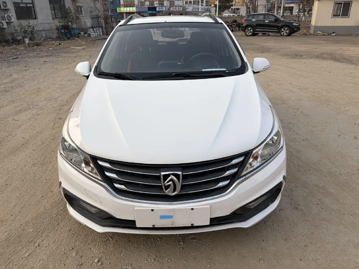 2016 BaoJun 310 1.2L 82HP L4 5MT,autocango,china used car exporter,china ev exporter,chinese used car exporter,chinese used ev exporter