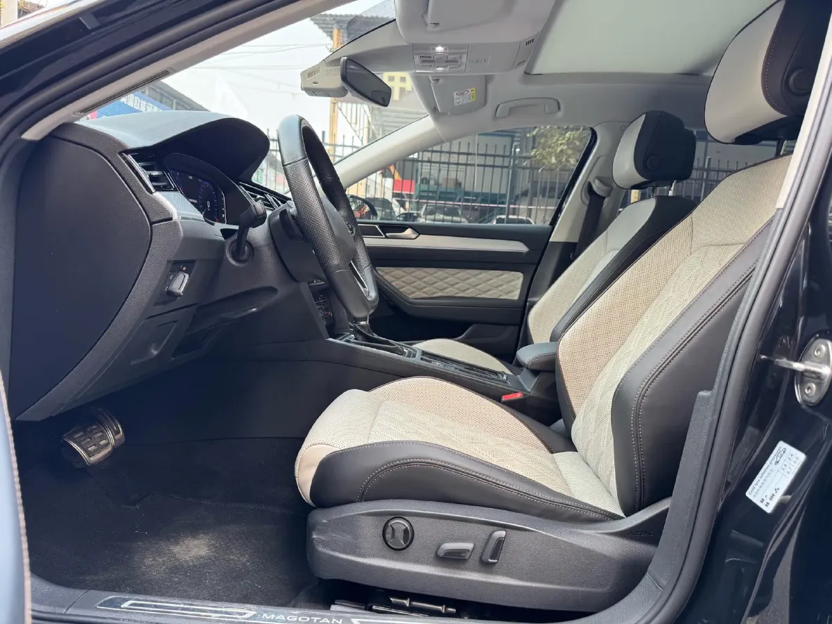 2023 Volkswagen Magotan 2.0T 186HP L4 7DCT,autocango,china used car exporter,china ev exporter,chinese used car exporter,chinese used ev exporter