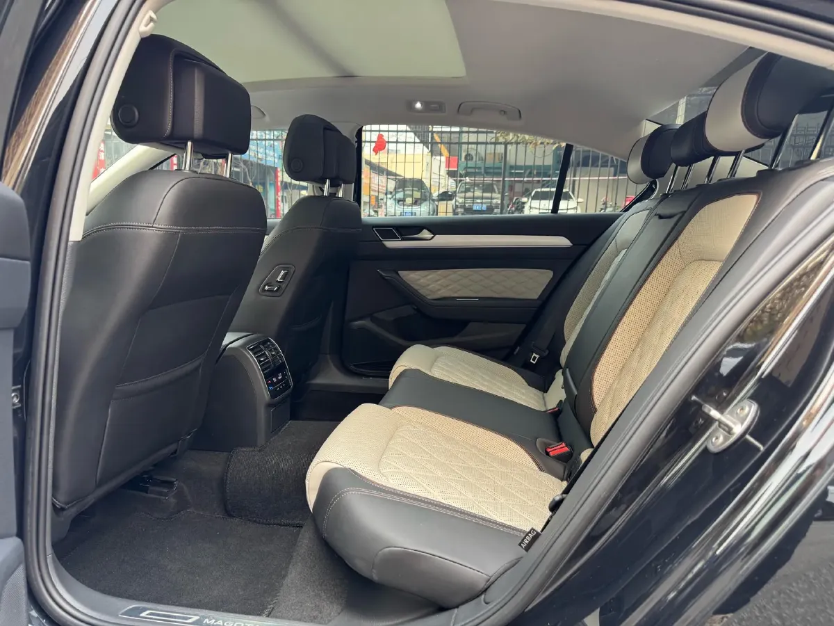 2023 Volkswagen Magotan 2.0T 186HP L4 7DCT,autocango,china used car exporter,china ev exporter,chinese used car exporter,chinese used ev exporter