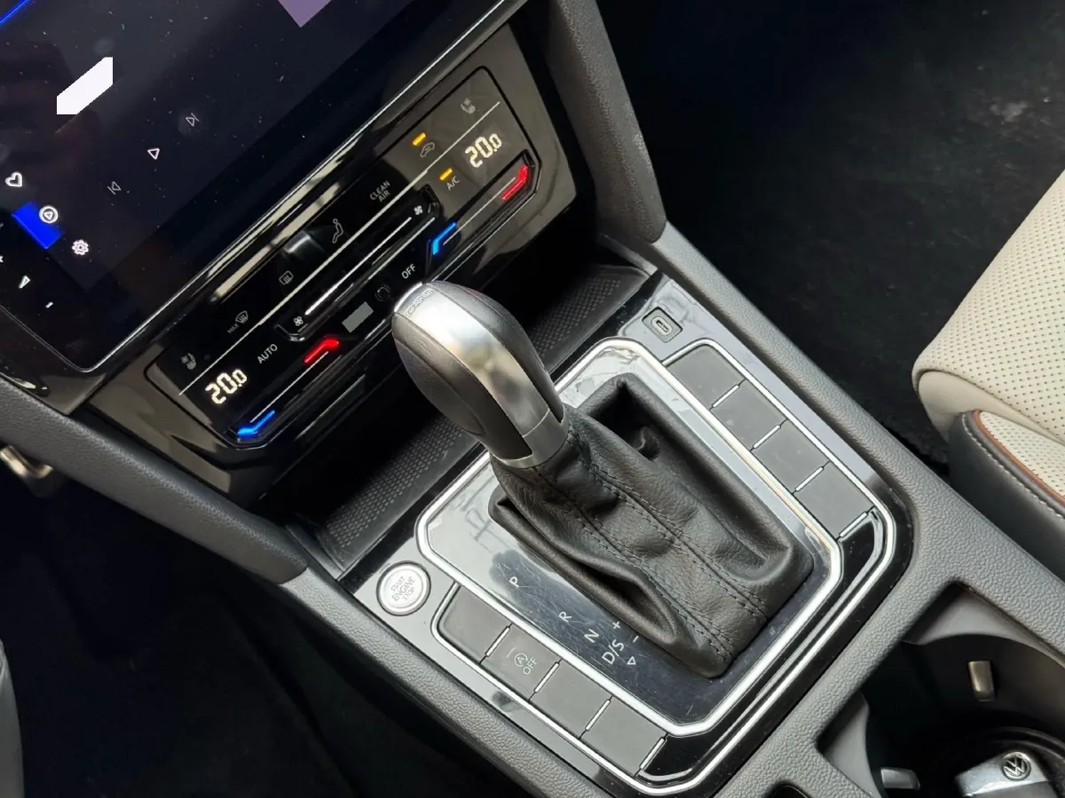 2023 Volkswagen Magotan 2.0T 186HP L4 7DCT,autocango,china used car exporter,china ev exporter,chinese used car exporter,chinese used ev exporter