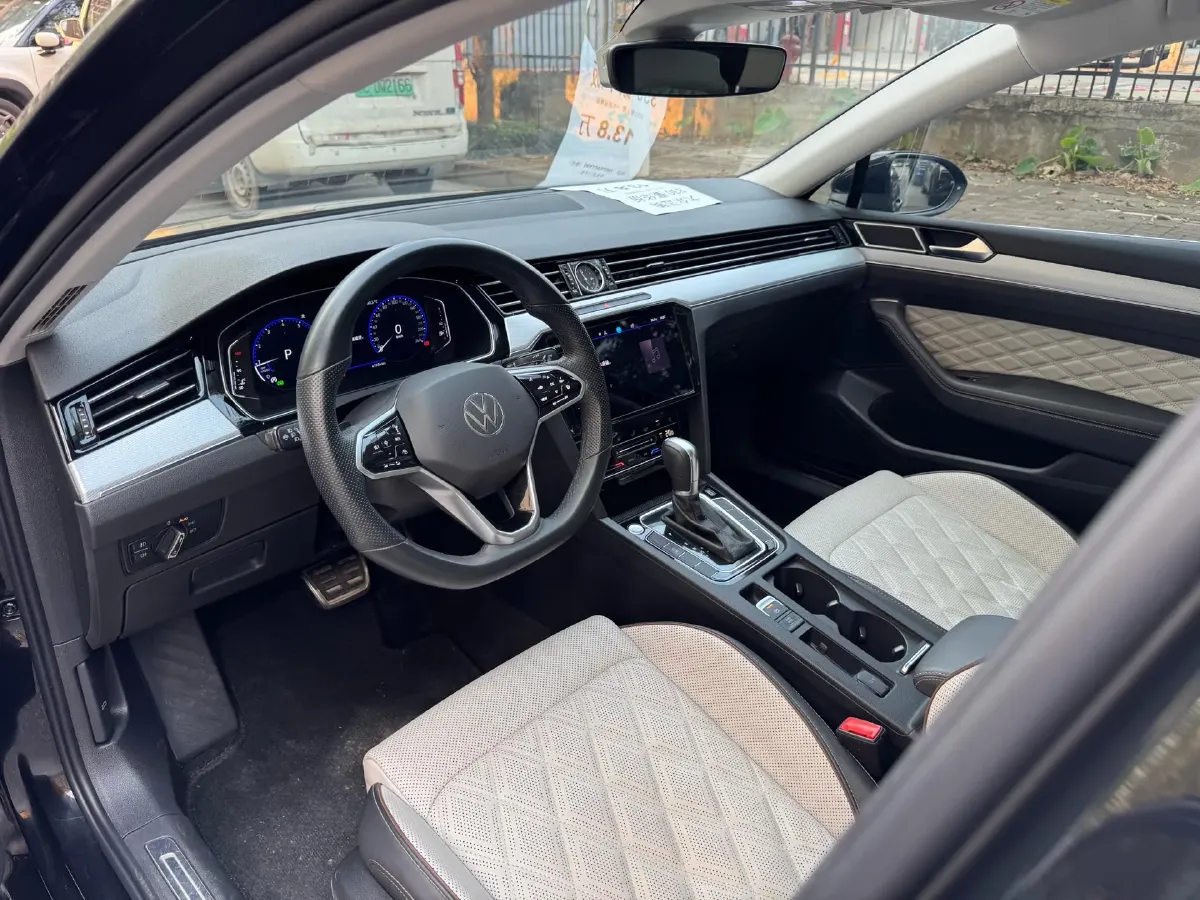 2023 Volkswagen Magotan 2.0T 186HP L4 7DCT,autocango,china used car exporter,china ev exporter,chinese used car exporter,chinese used ev exporter