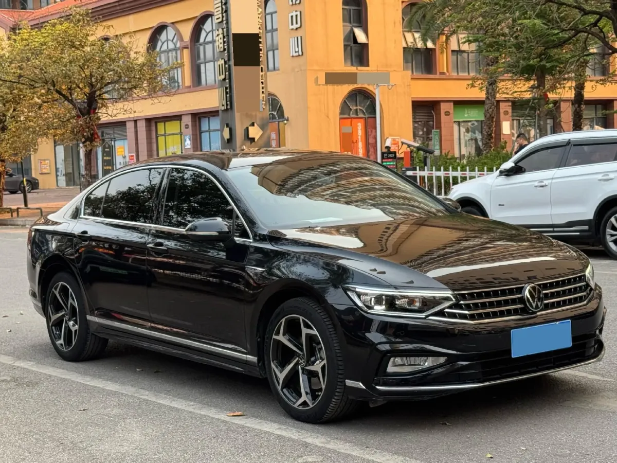 2023 Volkswagen Magotan 2.0T 186HP L4 7DCT,autocango,china used car exporter,china ev exporter,chinese used car exporter,chinese used ev exporter