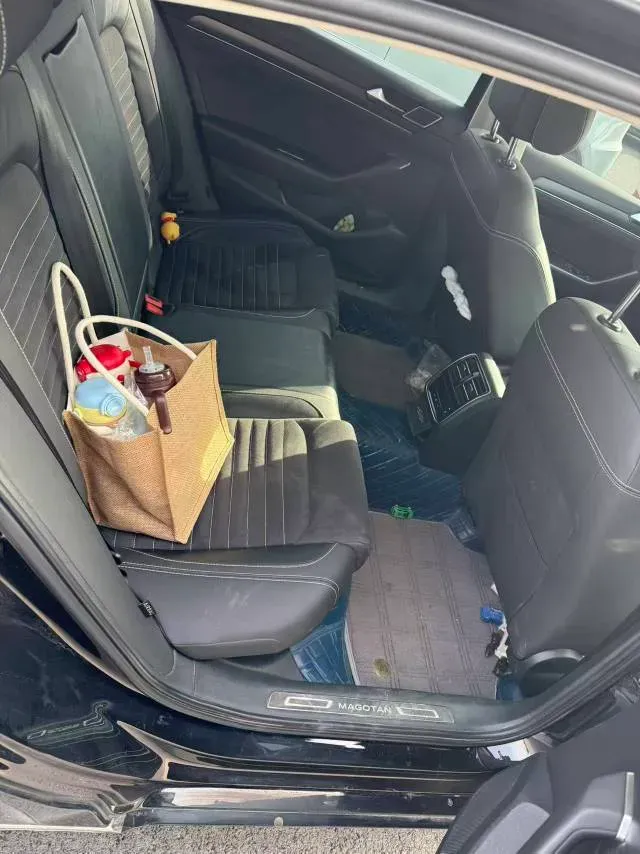 2021 Volkswagen Magotan 2.0T 186HP L4 7DCT,autocango,china used car exporter,china ev exporter,chinese used car exporter,chinese used ev exporter