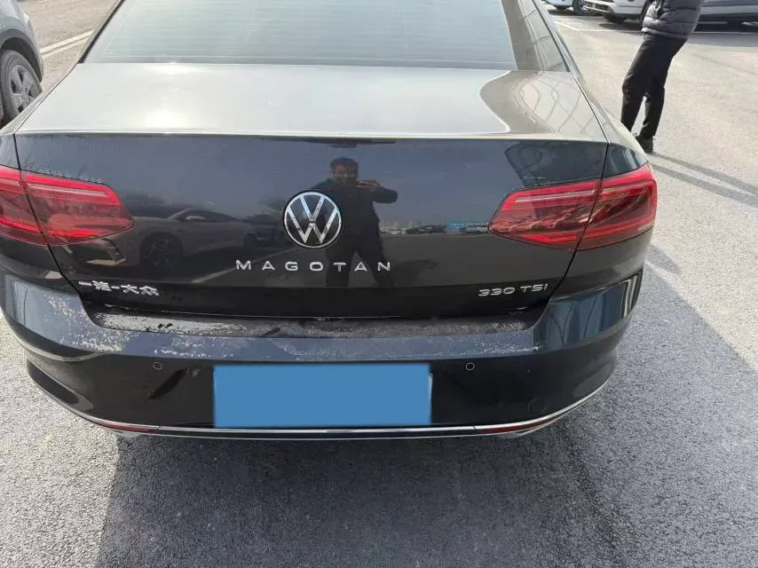 2021 Volkswagen Magotan 2.0T 186HP L4 7DCT,autocango,china used car exporter,china ev exporter,chinese used car exporter,chinese used ev exporter