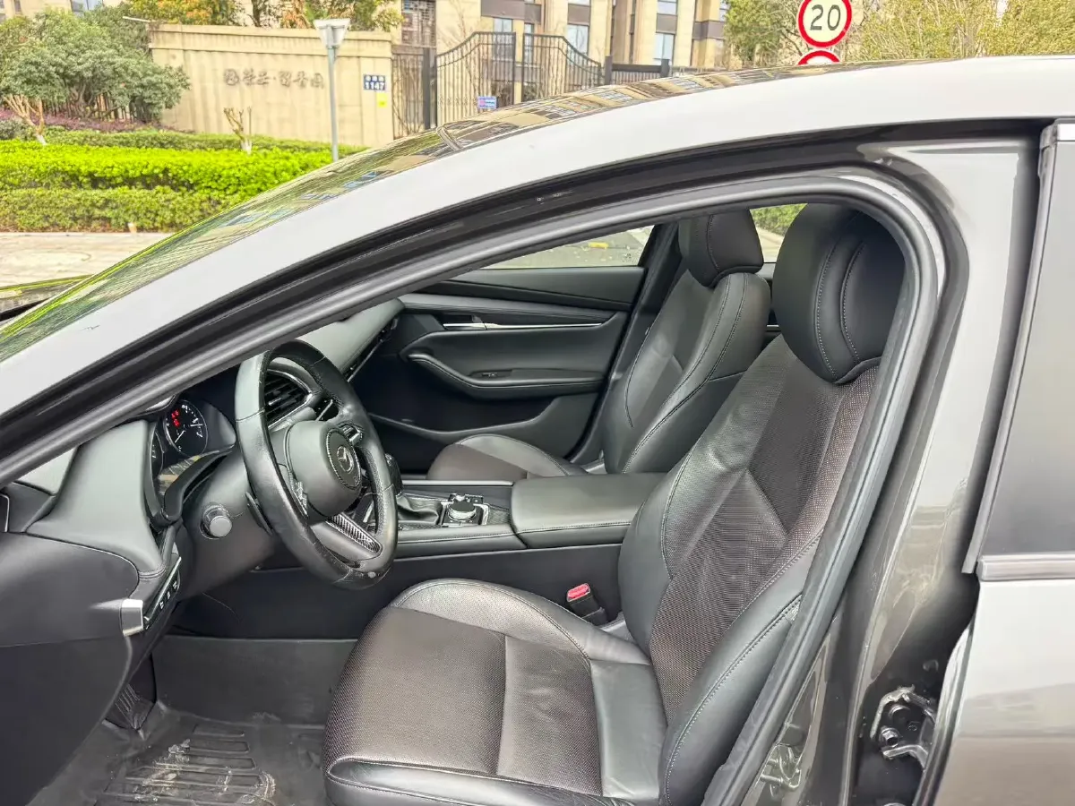 2021 Mazda 3 Axela 2.0L 158HP L4 6AT,autocango,china used car exporter,china ev exporter,chinese used car exporter,chinese used ev exporter
