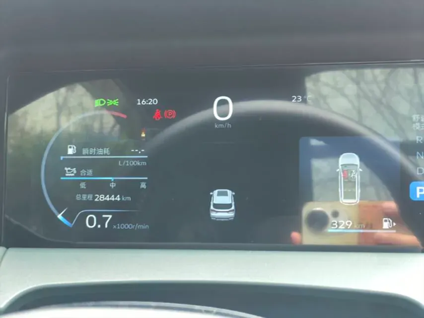 2023 Geely Okavango L 2.0T 218HP L4 7DCT,autocango,china used car exporter,china ev exporter,chinese used car exporter,chinese used ev exporter