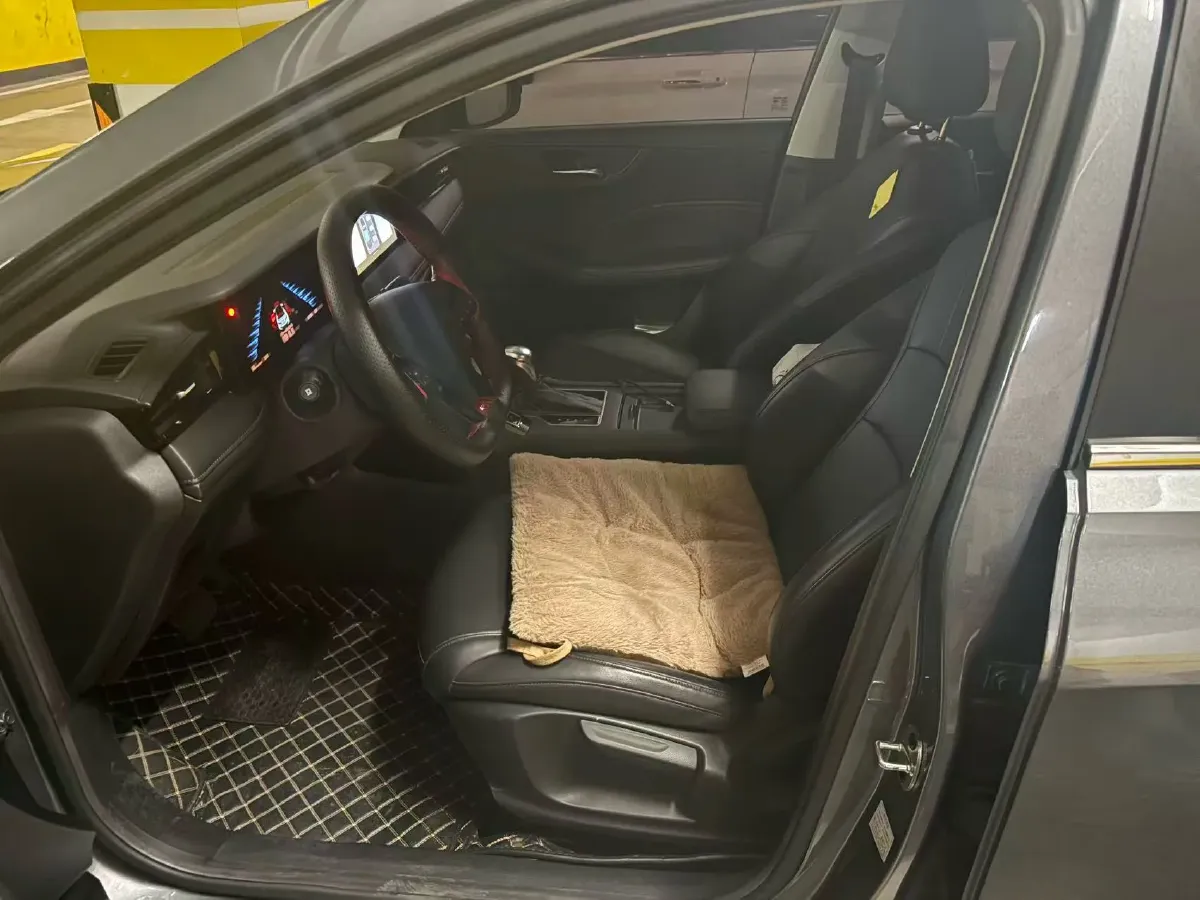 2023 Roewe i5 1.5L 129HP L4 CVT,autocango,china used car exporter,china ev exporter,chinese used car exporter,chinese used ev exporter