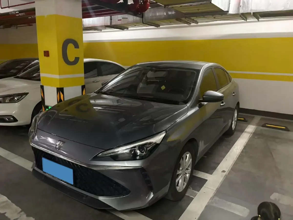 2023 Roewe i5 1.5L 129HP L4 CVT,autocango,china used car exporter,china ev exporter,chinese used car exporter,chinese used ev exporter