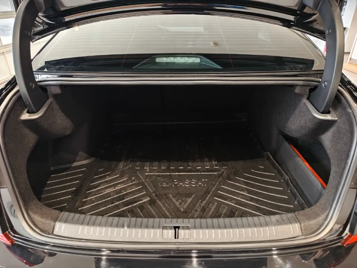 2024 Volkswagen Passat 2.0T 220HP L4 7DCT,autocango,china used car exporter,china ev exporter,chinese used car exporter,chinese used ev exporter