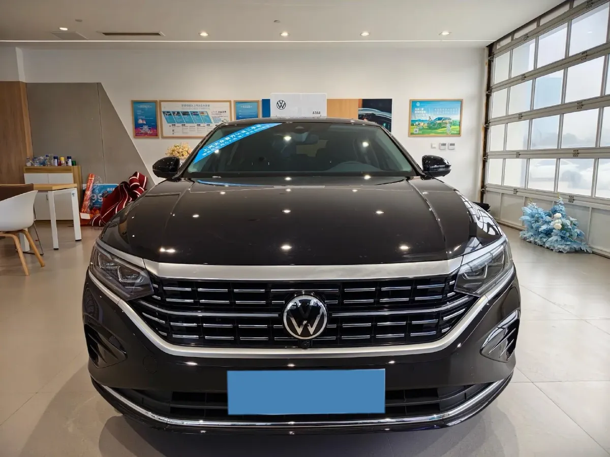2024 Volkswagen Passat 2.0T 220HP L4 7DCT,autocango,china used car exporter,china ev exporter,chinese used car exporter,chinese used ev exporter