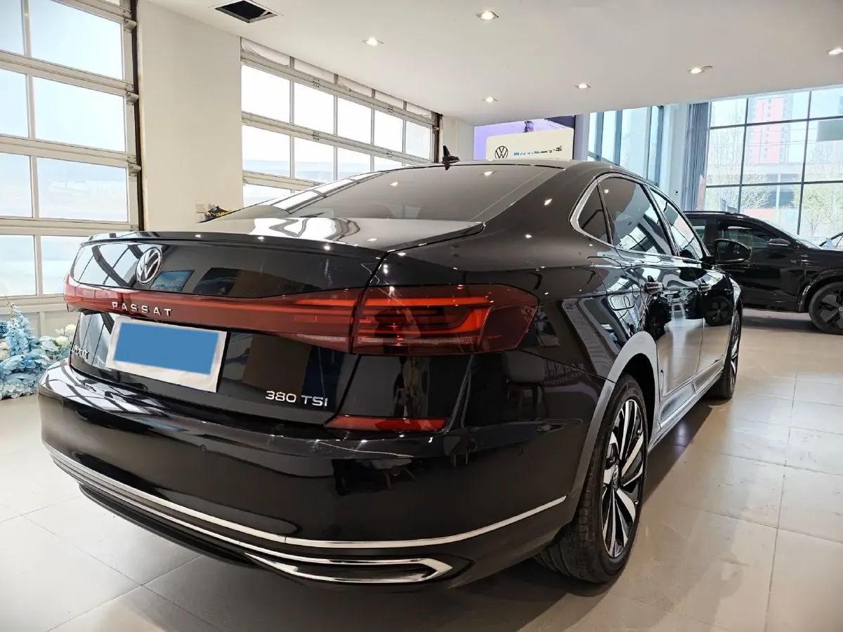 2024 Volkswagen Passat 2.0T 220HP L4 7DCT,autocango,china used car exporter,china ev exporter,chinese used car exporter,chinese used ev exporter