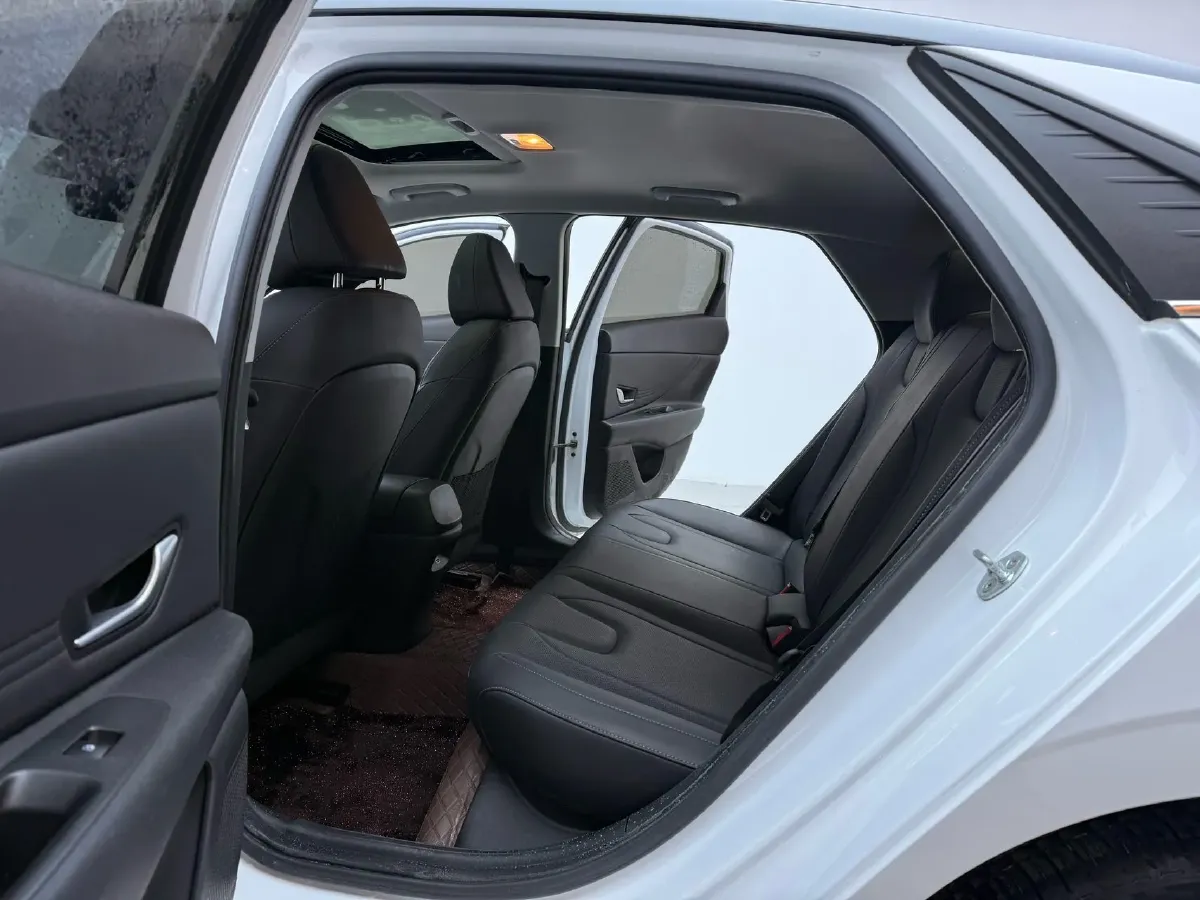 2021 Hyundai Elantra 1.5L 115HP L4 CVT,autocango,china used car exporter,china ev exporter,chinese used car exporter,chinese used ev exporter