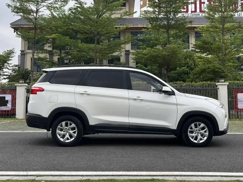 2019 WuLing HongGuang S3 1.5L 112HP L4 6MT,autocango,china used car exporter,china ev exporter,chinese used car exporter,chinese used ev exporter