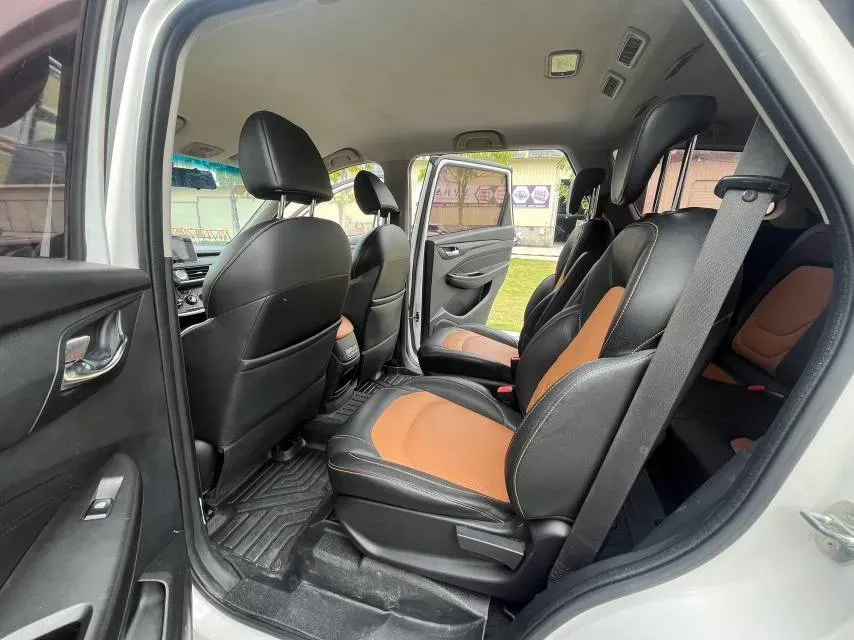 2019 WuLing HongGuang S3 1.5L 112HP L4 6MT,autocango,china used car exporter,china ev exporter,chinese used car exporter,chinese used ev exporter