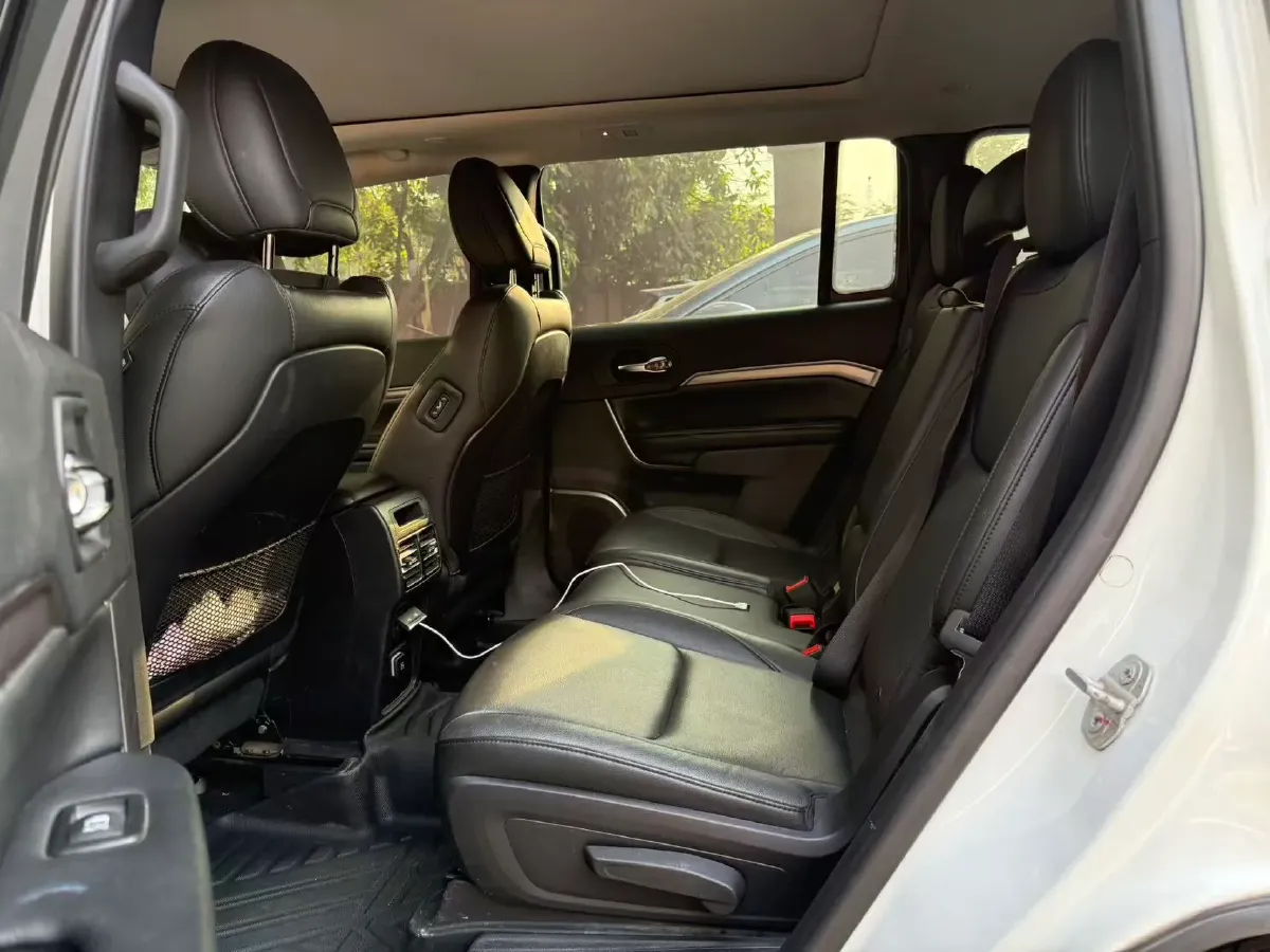 2018 Jeep Grand Commander 2.0T 234HP L4 9AT,autocango,china used car exporter,china ev exporter,chinese used car exporter,chinese used ev exporter