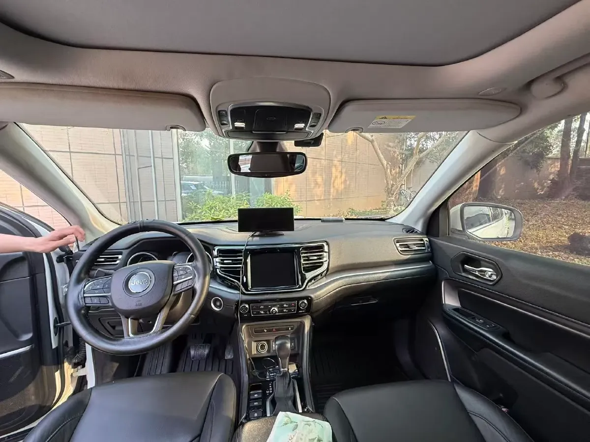 2018 Jeep Grand Commander 2.0T 234HP L4 9AT,autocango,china used car exporter,china ev exporter,chinese used car exporter,chinese used ev exporter