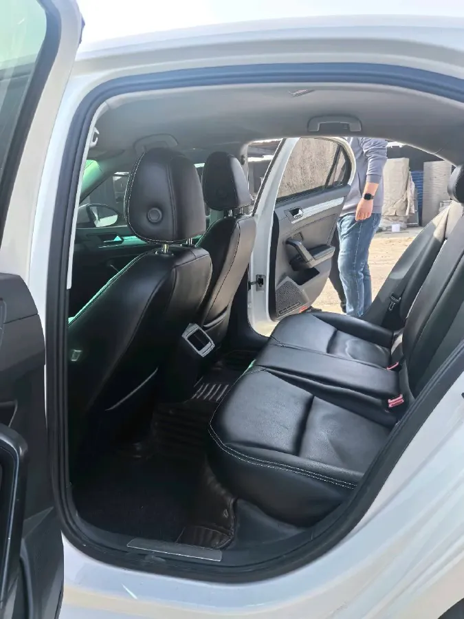 2018 Volkswagen Lamando 1.4T 131HP L4 5MT,autocango,china used car exporter,china ev exporter,chinese used car exporter,chinese used ev exporter