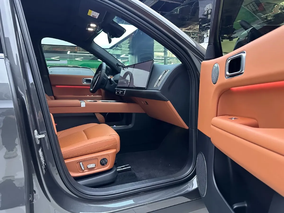 2025 Li L6 Range Extended 154HP L4 REEV,autocango,china used car exporter,china ev exporter,chinese used car exporter,chinese used ev exporter