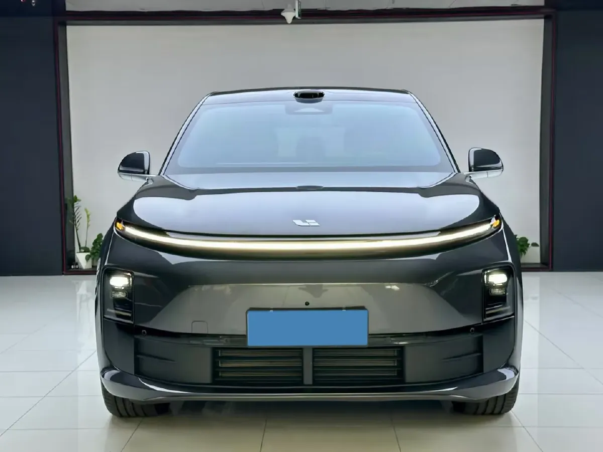 2025 Li L6 Range Extended 154HP L4 REEV,autocango,china used car exporter,china ev exporter,chinese used car exporter,chinese used ev exporter