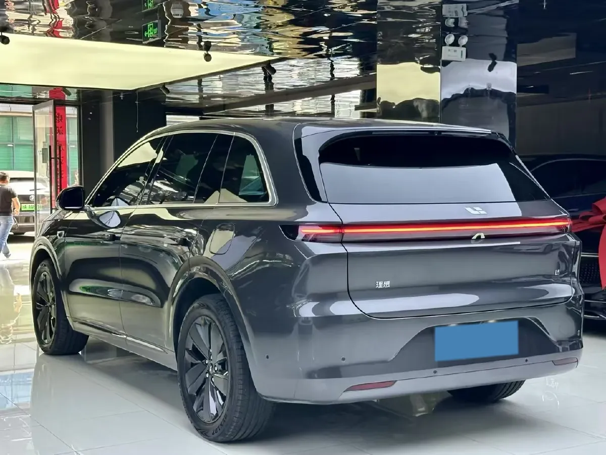 2025 Li L6 Range Extended 154HP L4 REEV,autocango,china used car exporter,china ev exporter,chinese used car exporter,chinese used ev exporter
