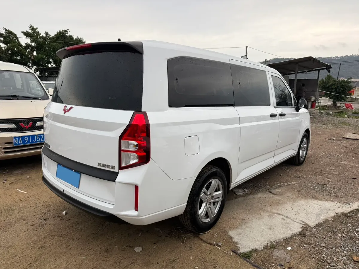 2021 WuLing ZhengChen 1.5T 147HP L4 6MT,autocango,china used car exporter,china ev exporter,chinese used car exporter,chinese used ev exporter