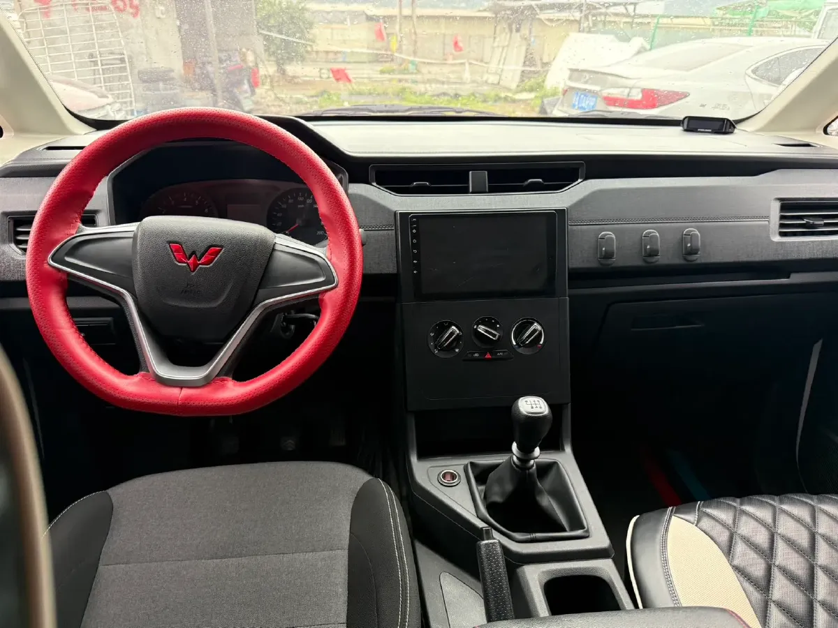 2021 WuLing ZhengChen 1.5T 147HP L4 6MT,autocango,china used car exporter,china ev exporter,chinese used car exporter,chinese used ev exporter