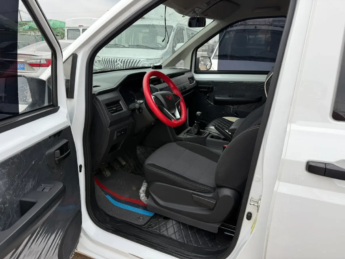 2021 WuLing ZhengChen 1.5T 147HP L4 6MT,autocango,china used car exporter,china ev exporter,chinese used car exporter,chinese used ev exporter