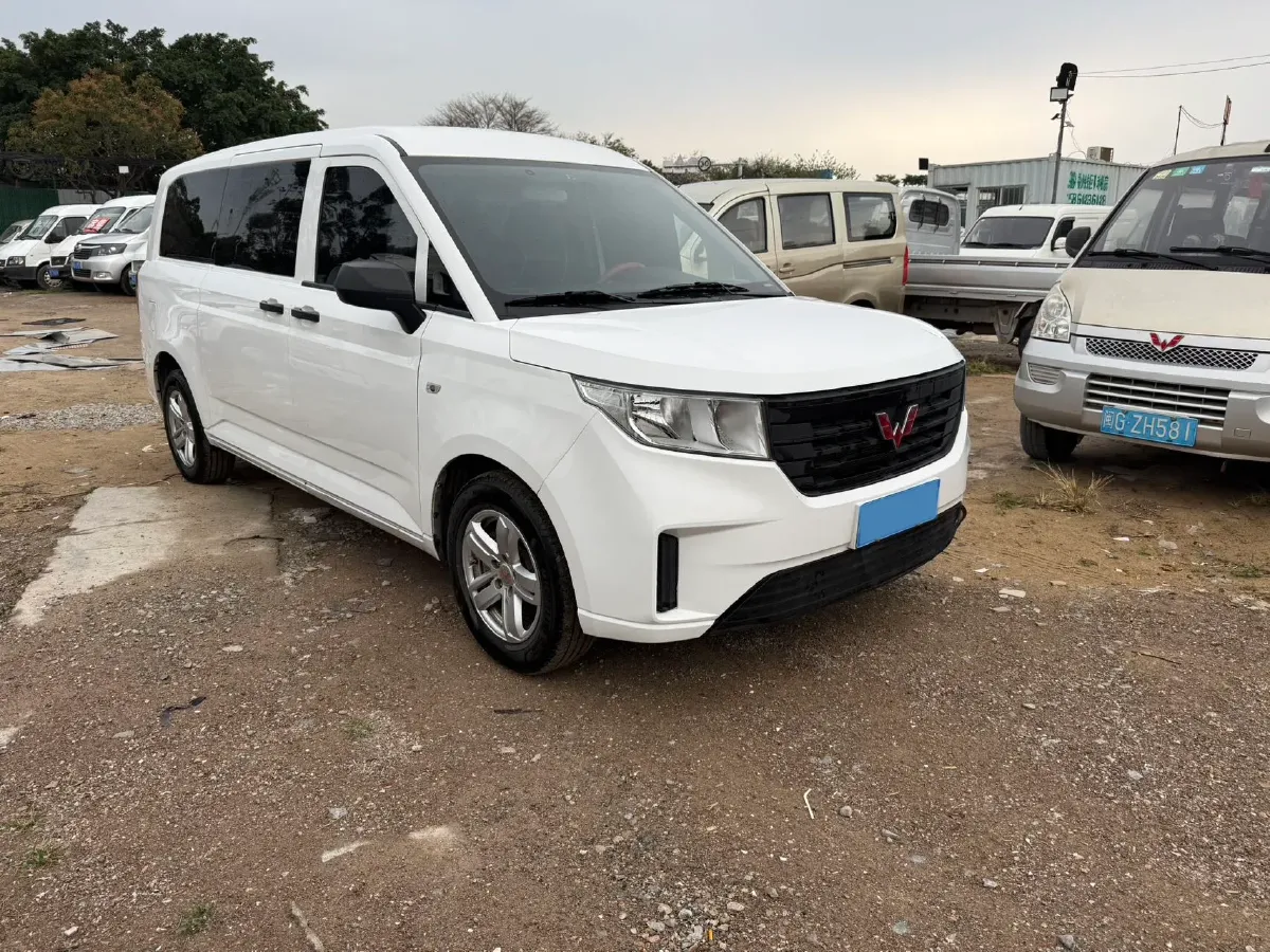 2021 WuLing ZhengChen 1.5T 147HP L4 6MT,autocango,china used car exporter,china ev exporter,chinese used car exporter,chinese used ev exporter