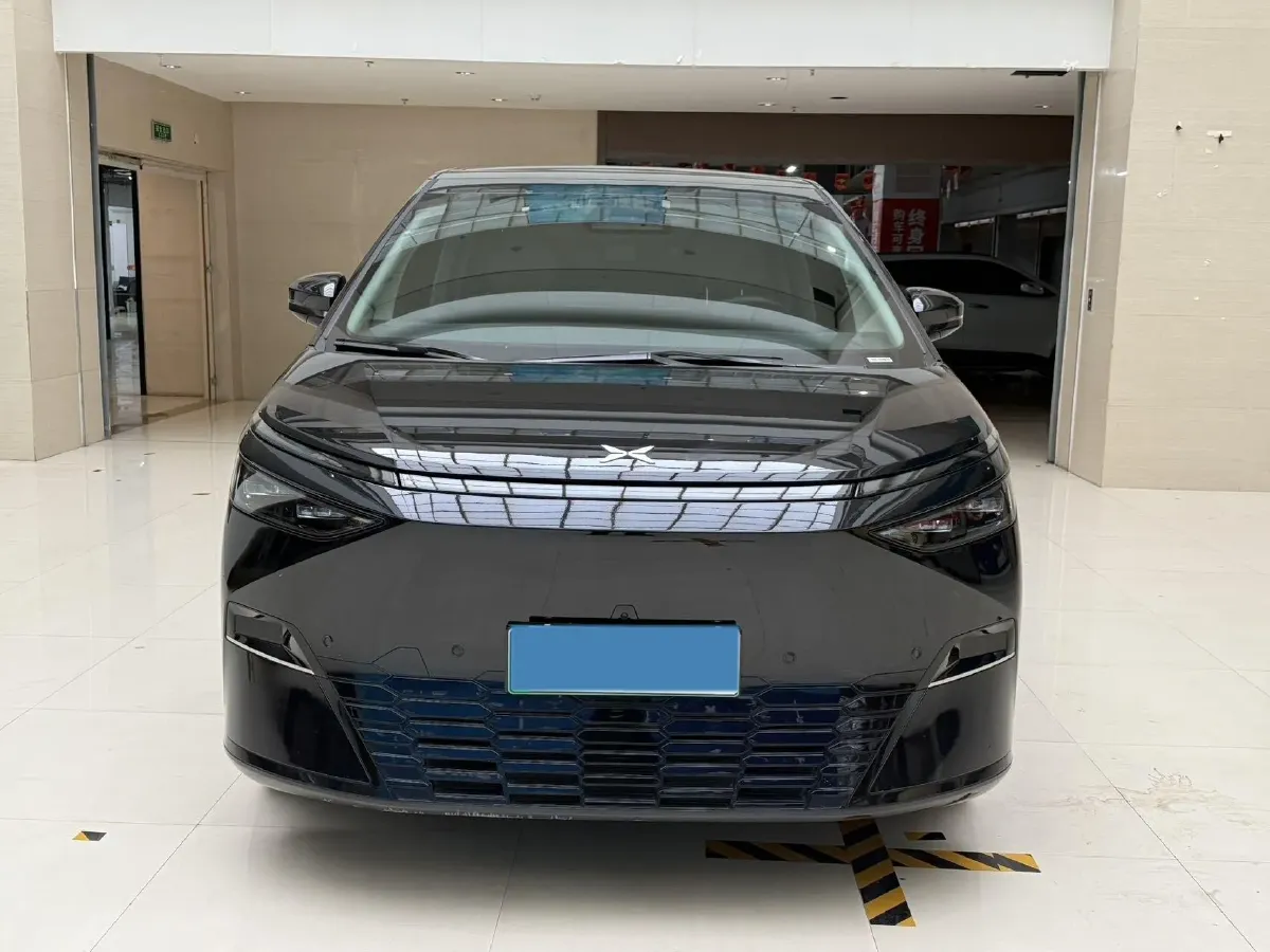 2024 Xpeng X9 BEV 84.5KWH,autocango,china used car exporter,china ev exporter,chinese used car exporter,chinese used ev exporter