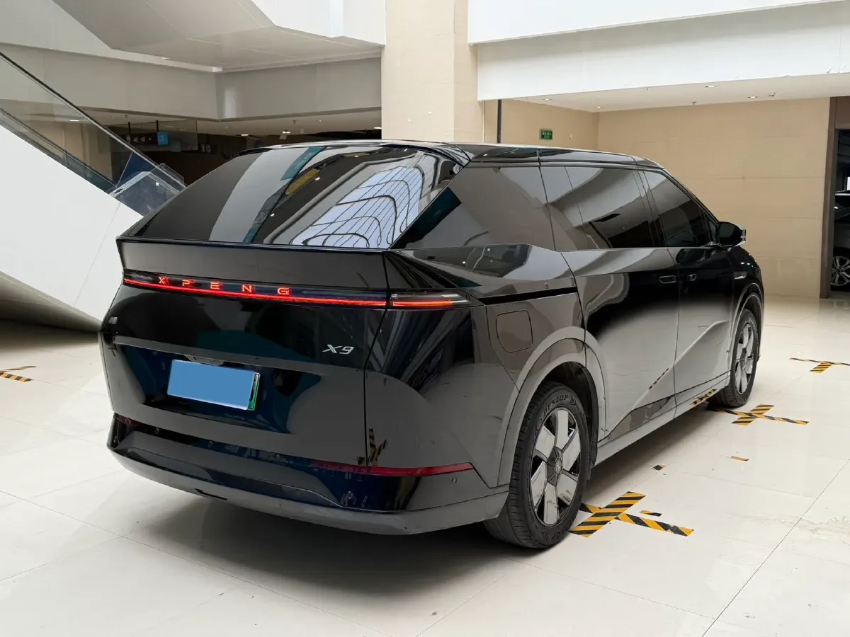 2024 Xpeng X9 BEV 84.5KWH,autocango,china used car exporter,china ev exporter,chinese used car exporter,chinese used ev exporter