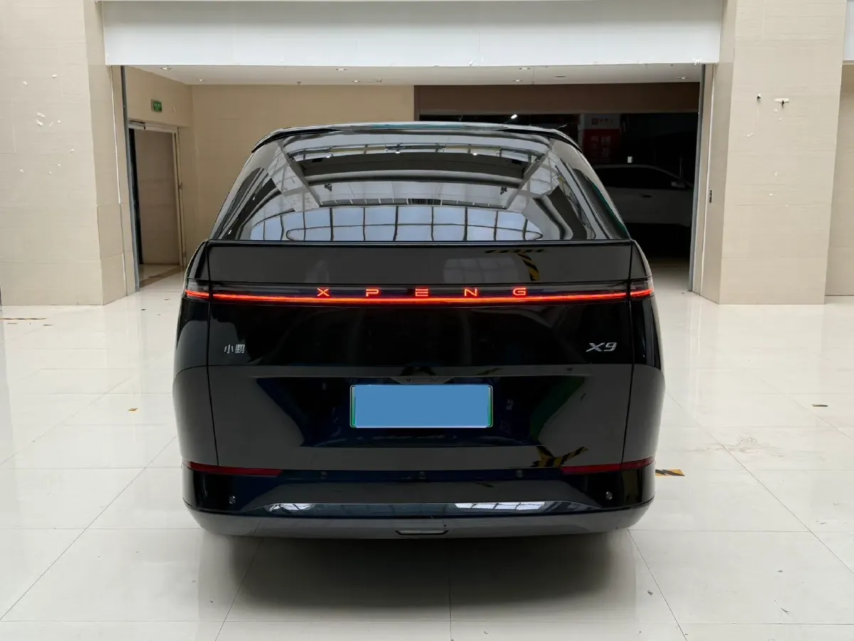 2024 Xpeng X9 BEV 84.5KWH,autocango,china used car exporter,china ev exporter,chinese used car exporter,chinese used ev exporter