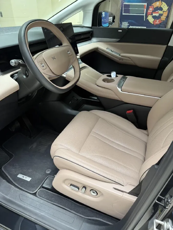 2024 Xpeng X9 BEV 84.5KWH,autocango,china used car exporter,china ev exporter,chinese used car exporter,chinese used ev exporter