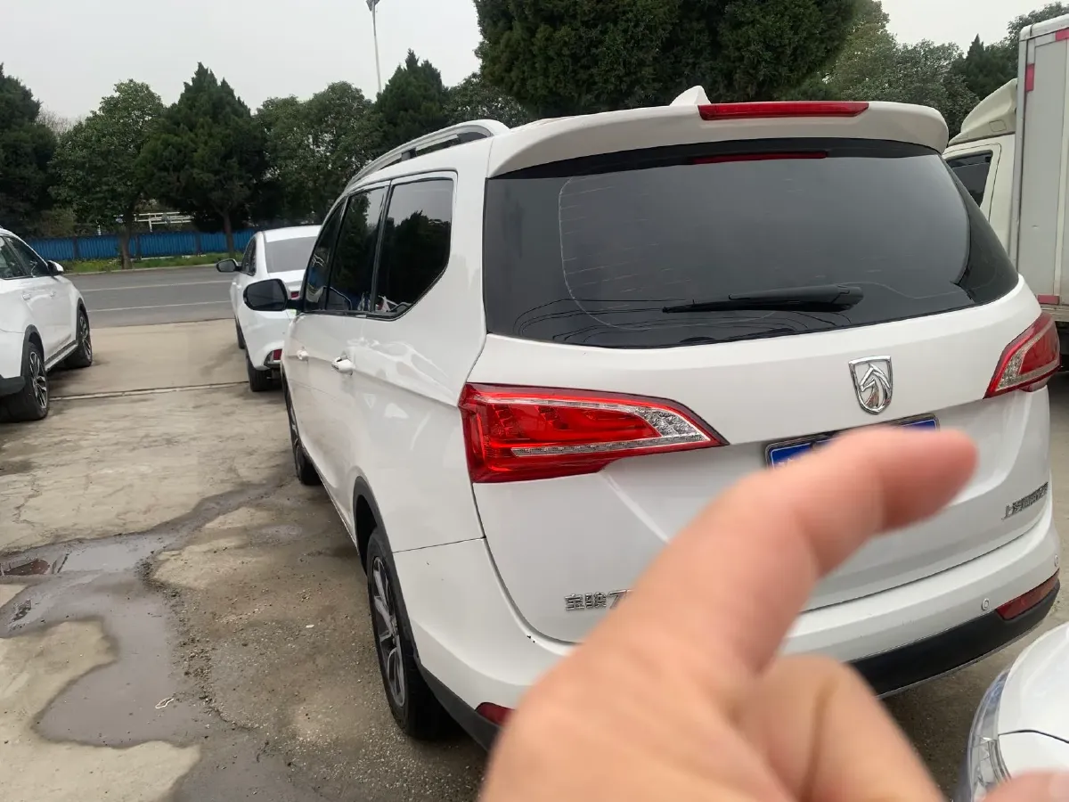2017 BaoJun 730 1.5T 150HP L4 6MT,autocango,china used car exporter,china ev exporter,chinese used car exporter,chinese used ev exporter