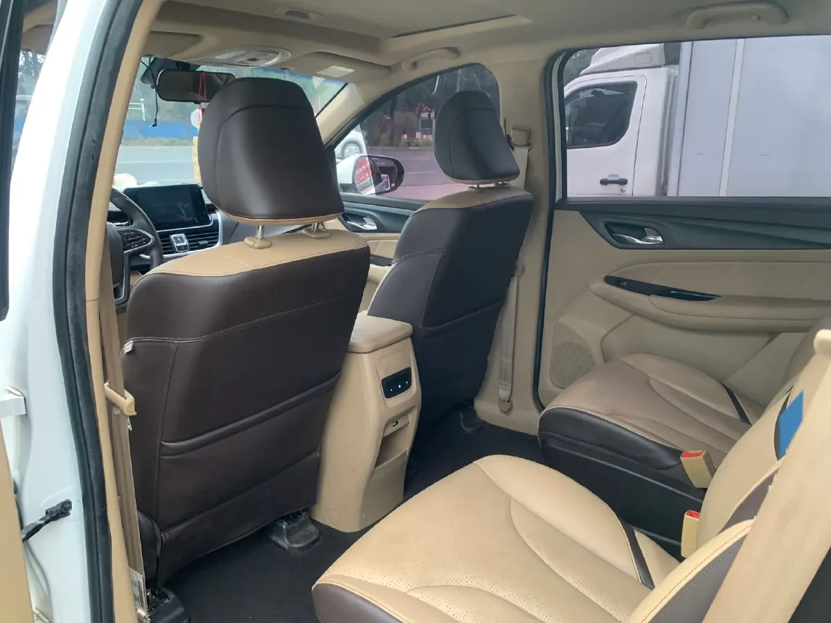 2017 BaoJun 730 1.5T 150HP L4 6MT,autocango,china used car exporter,china ev exporter,chinese used car exporter,chinese used ev exporter