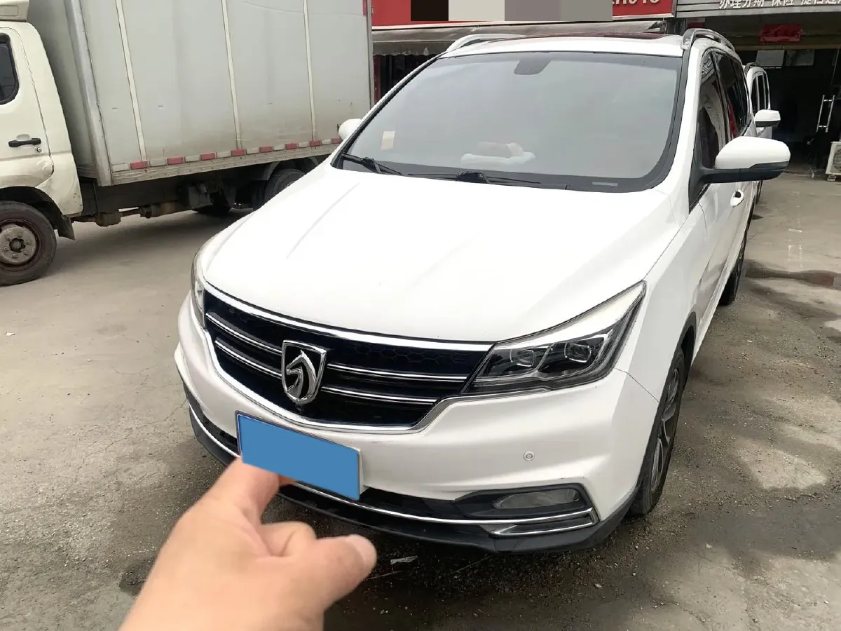 2017 BaoJun 730 1.5T 150HP L4 6MT,autocango,china used car exporter,china ev exporter,chinese used car exporter,chinese used ev exporter